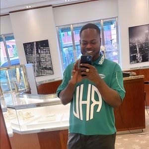 Meet your Posher, Dee